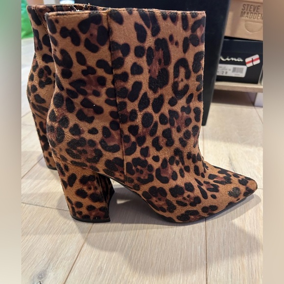Charles David‎ Virgil Calf Hair Leopard Print - Picture 7 of 11